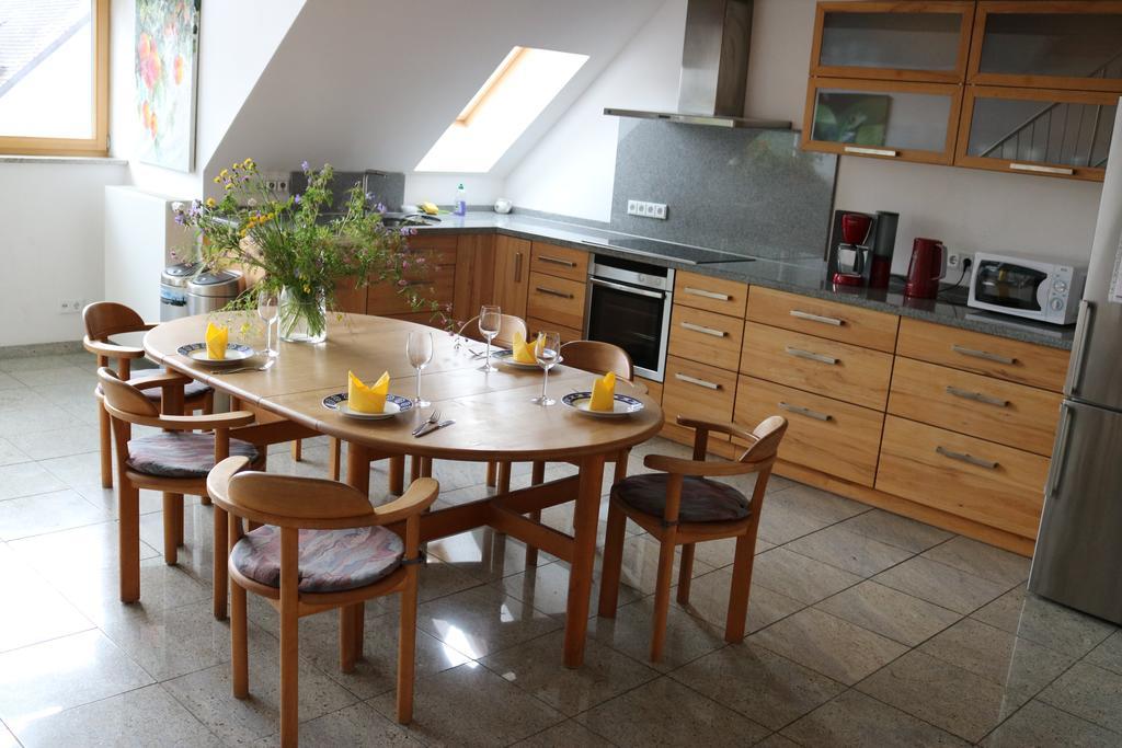 Apartment Dachgalerie 110 M2 München Buitenkant foto