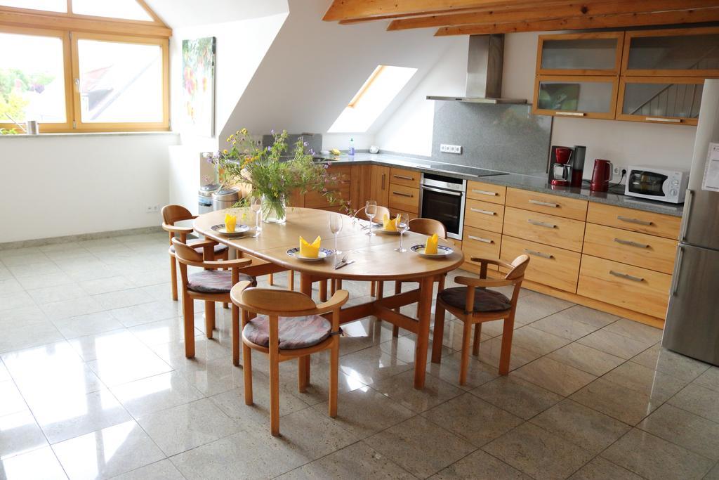 Apartment Dachgalerie 110 M2 München Buitenkant foto
